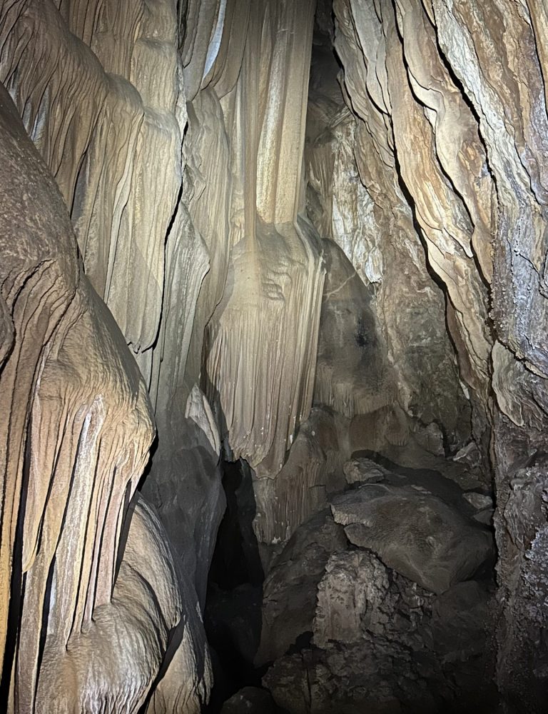 Espeleología sima k28 Serra Valencia by Serranía Aventura