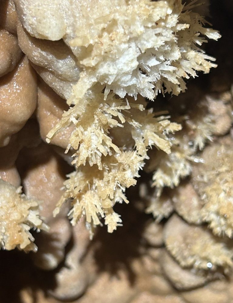 Espeleología sima k28 Serra Valencia by Serranía Aventura