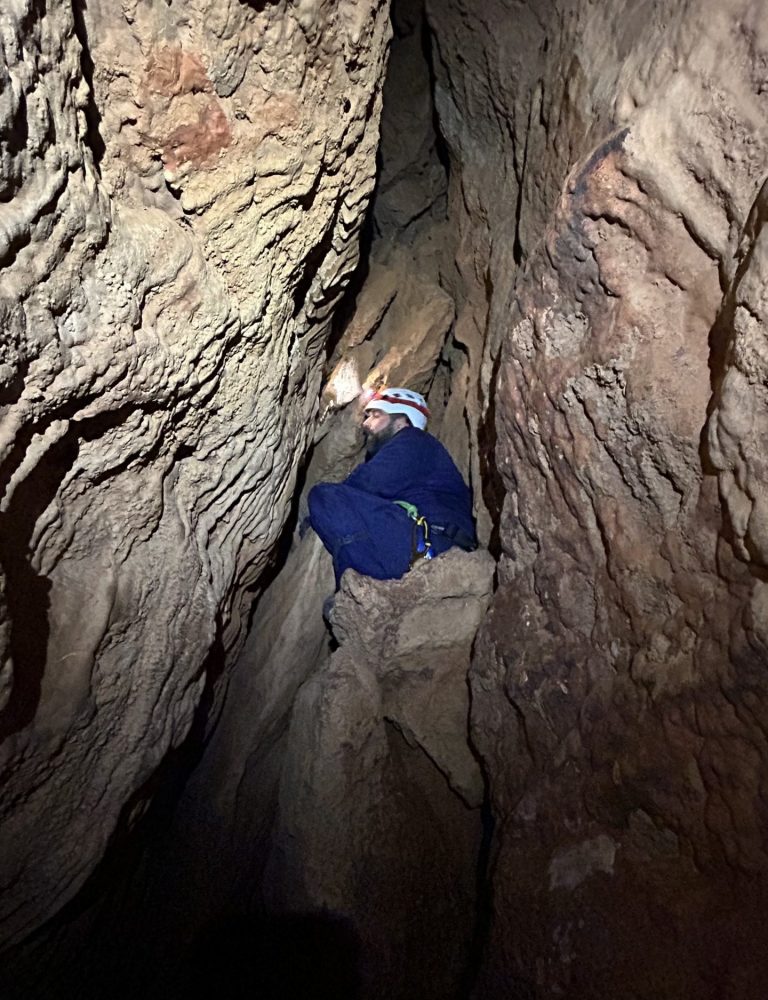 Espeleología sima k28 Serra Valencia by Serranía Aventura