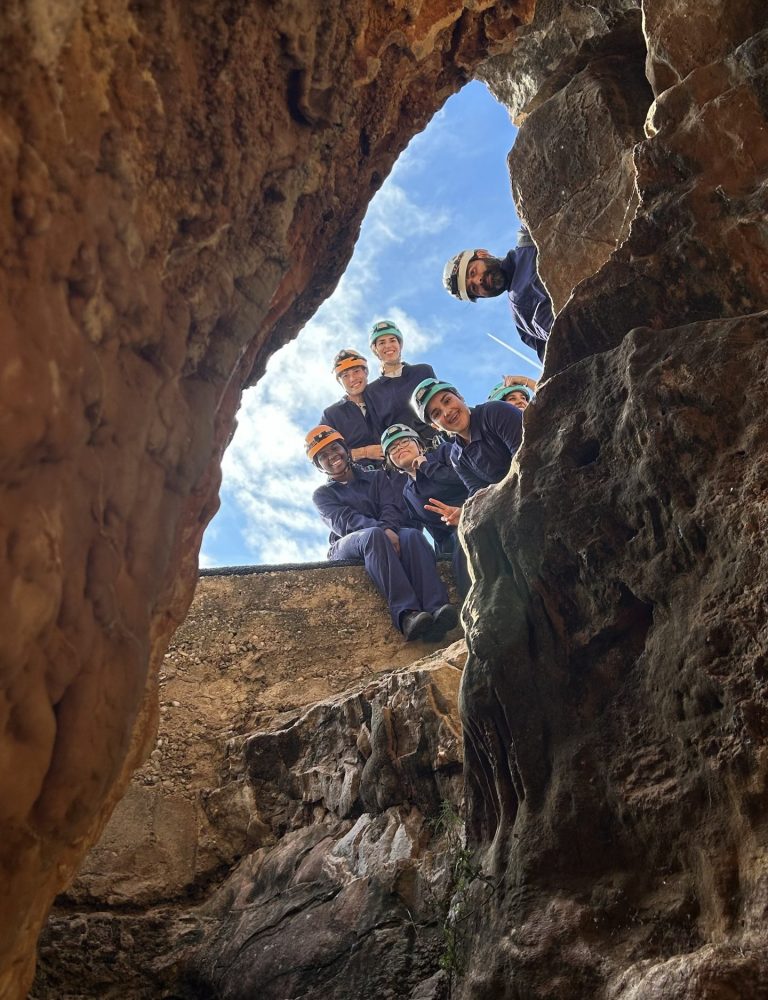 Espeleología sima k28 Serra Valencia by Serranía Aventura