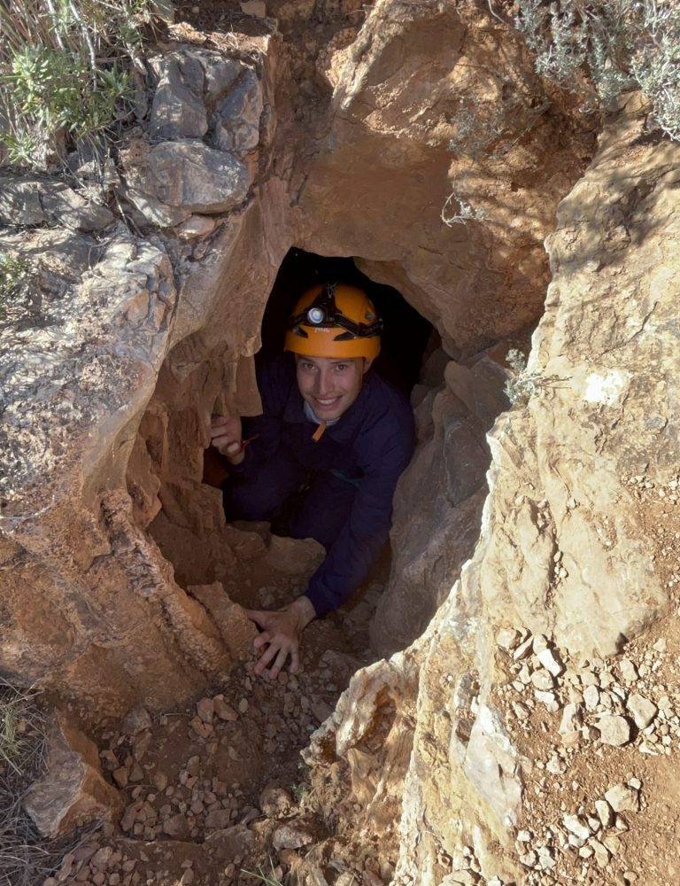 Espeleología sima k28 Serra Valencia by Serranía Aventura