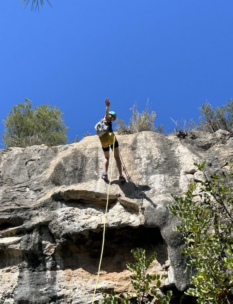 Barranquismo barranco del Tesoro Chulilla by Serranía Aventura