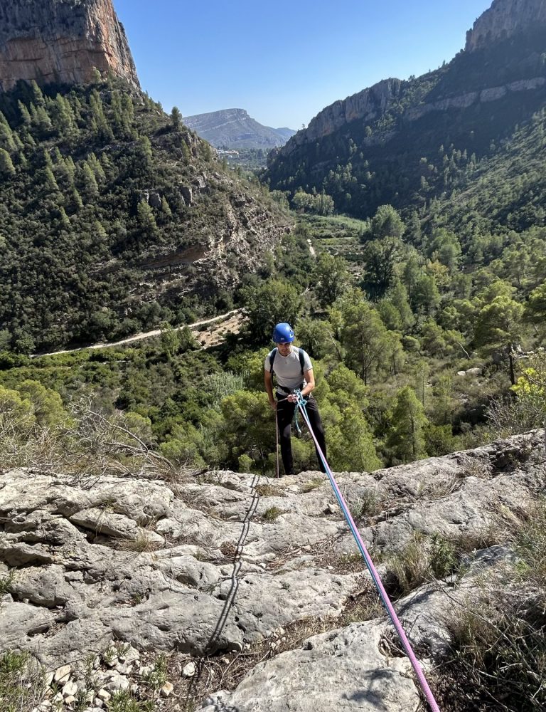 Barranquismo barranco del Tesoro Chulilla by Serranía Aventura