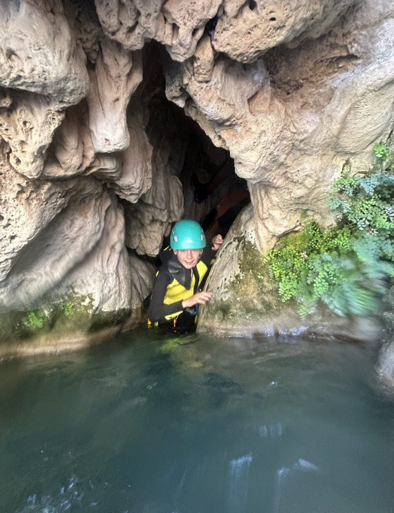 Barranquismo barranco Juanes Cueva del Turche Buñol Valencia by Serranía Aventura