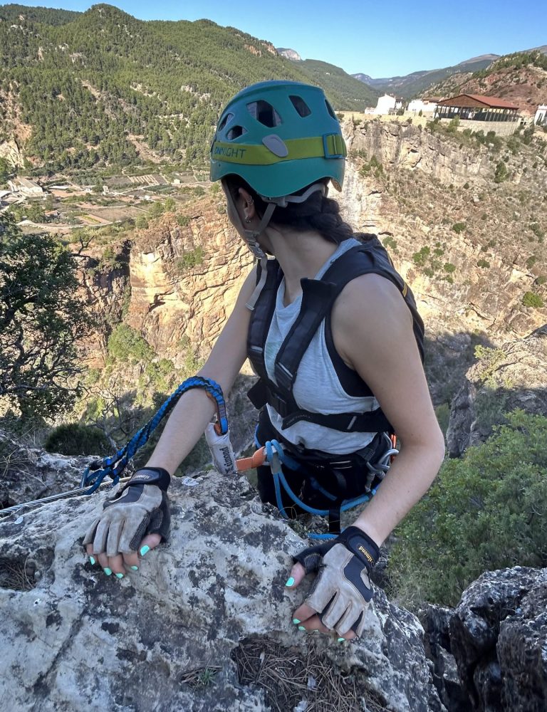 Vía ferrata La Mina Villahermosa by Serranía Aventura