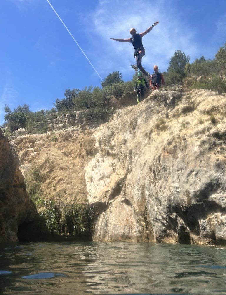 Barranquismo barranco Juanes Cueva del Turche Buñol Valencia by Serranía Aventura