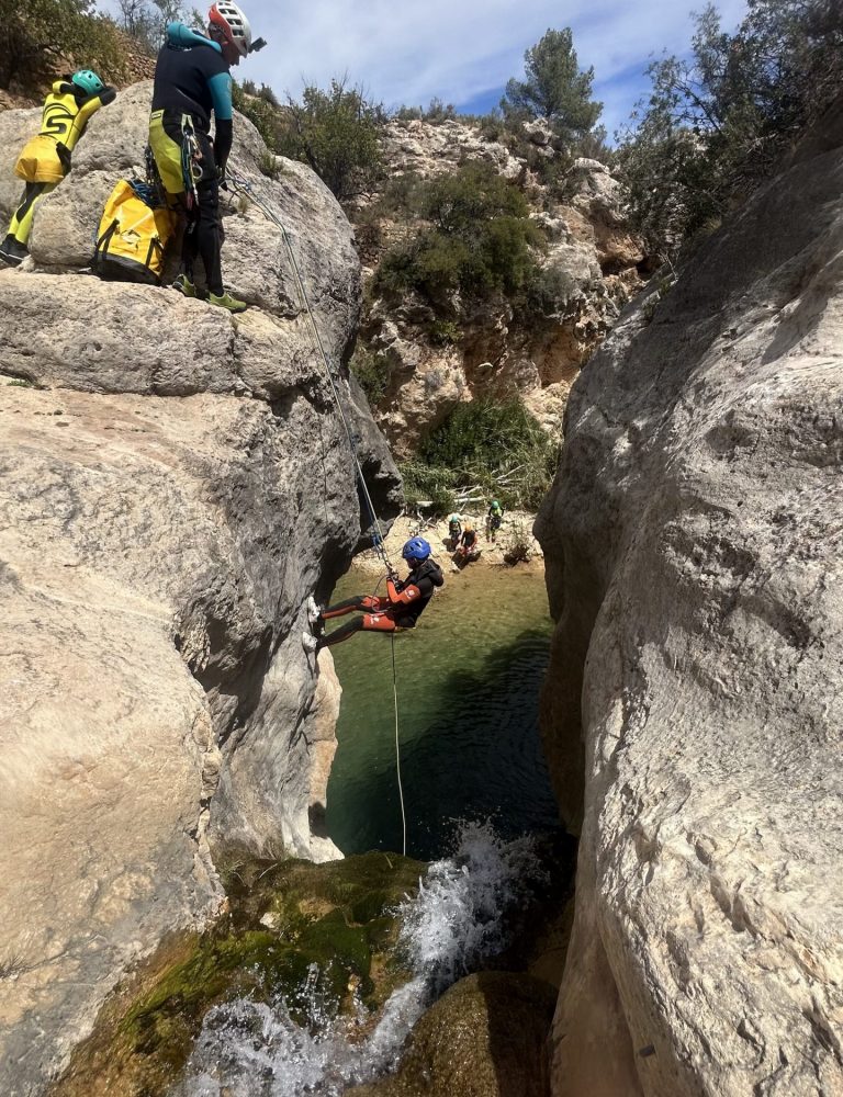 Barranquismo barranco Juanes Cueva del Turche Buñol Valencia by Serranía Aventura