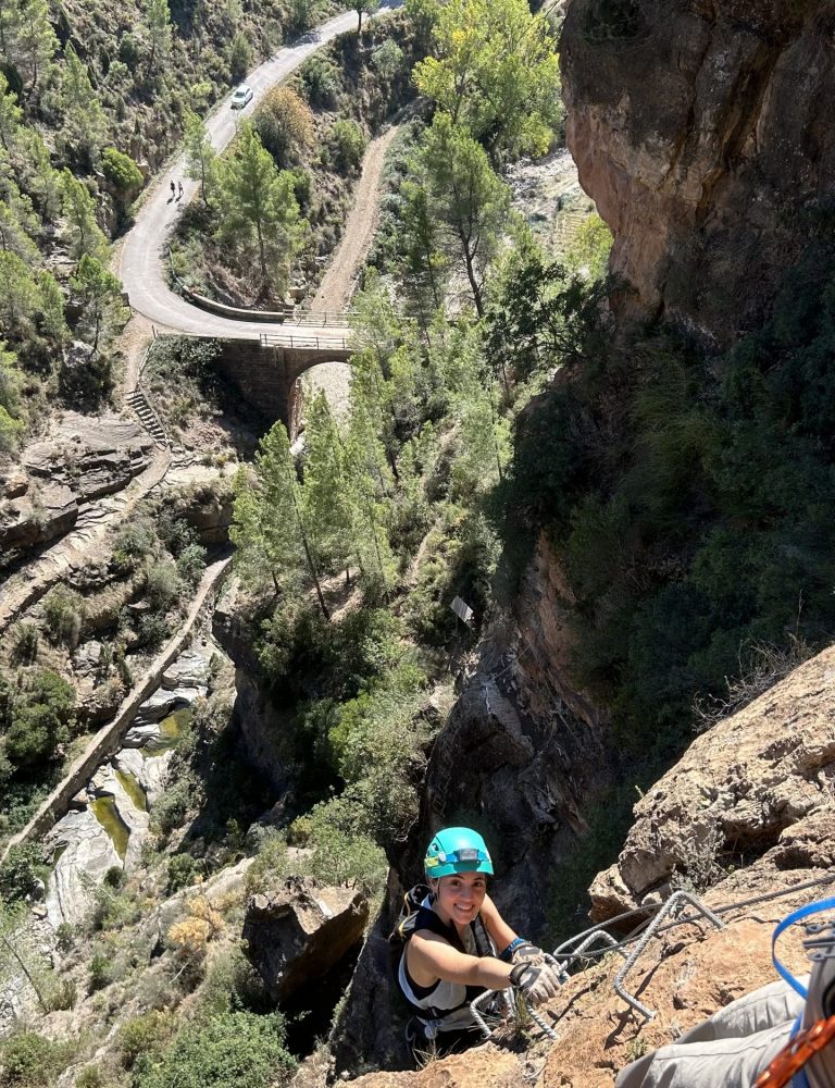Vía ferrata La Muela Villahermosa by Serranía Aventura