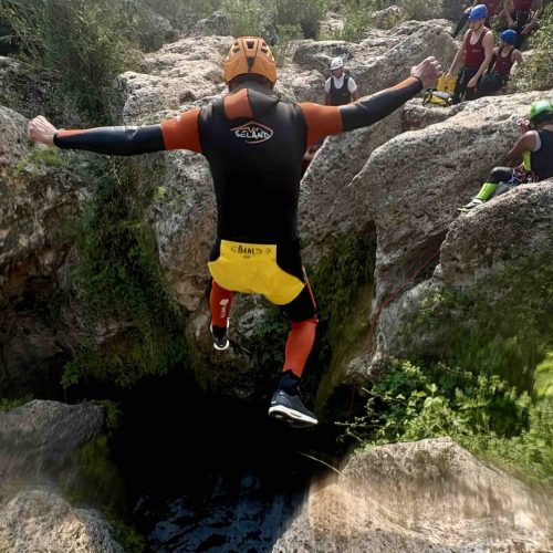 Barranquismo Gorgo de la Escalera Anna Valencia by Serranía Aventura