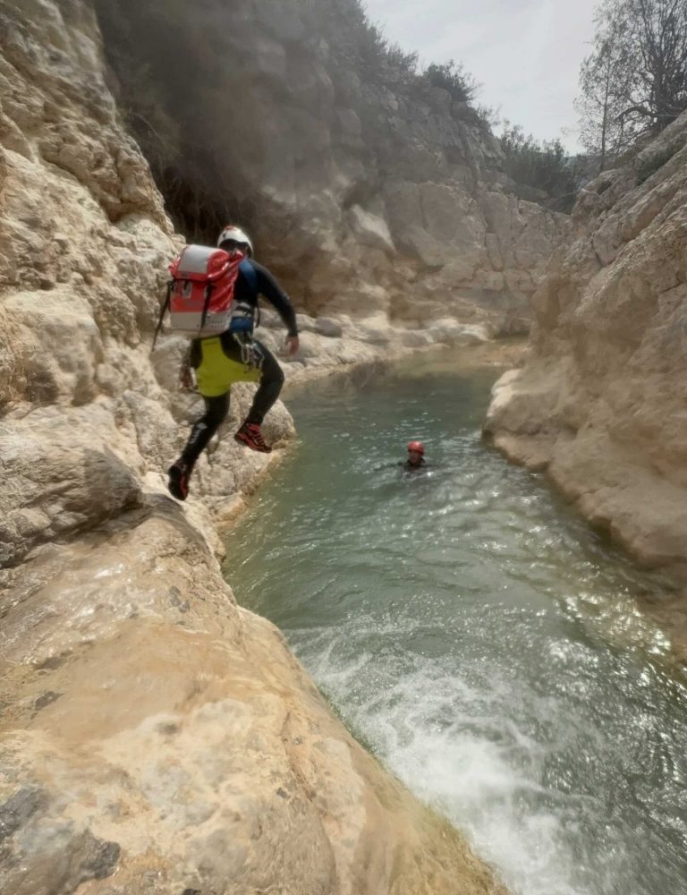 Barranquismo Barranco Umbría de la Viña Chera Valencia by Serranía Aventura