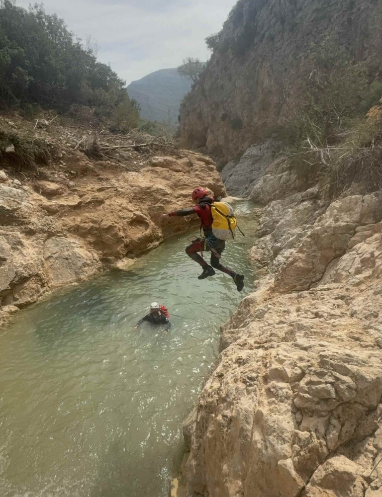 Barranquismo Barranco Umbría de la Viña Chera Valencia by Serranía Aventura