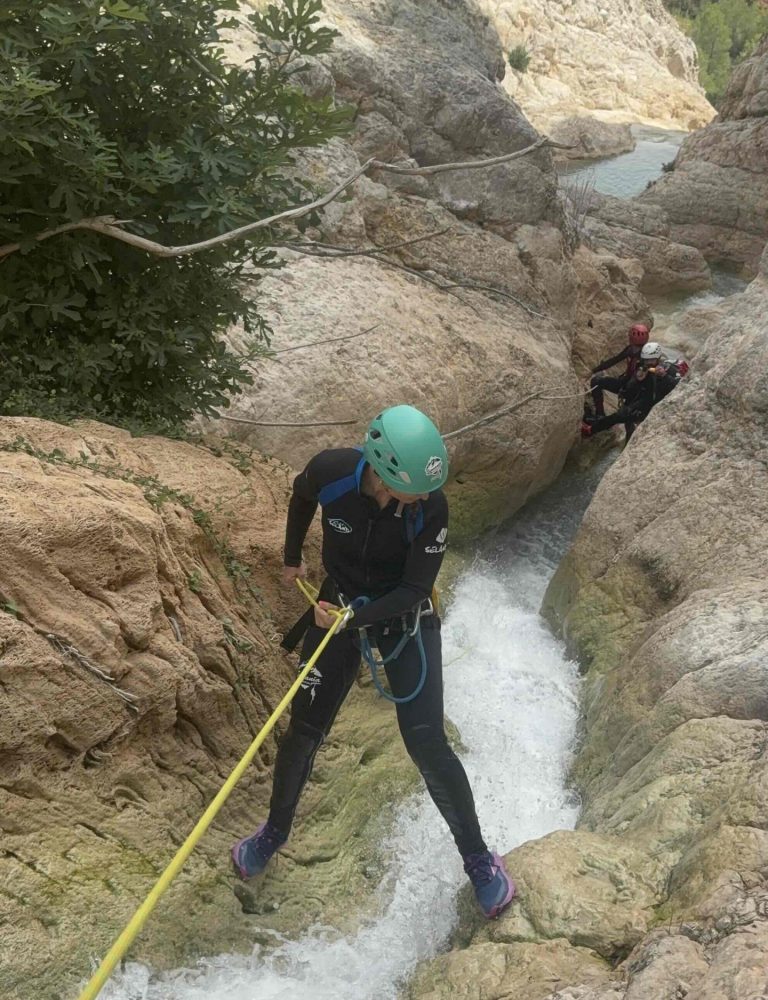 Barranquismo Barranco Umbría de la Viña Chera Valencia by Serranía Aventura