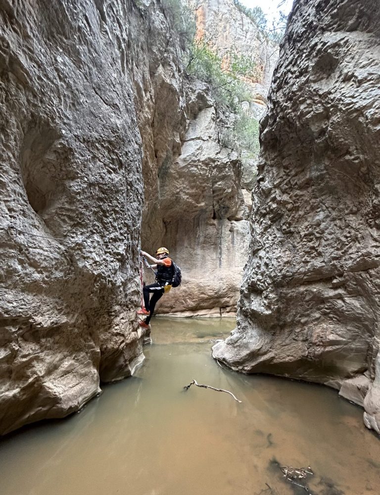 Barranquismo seco Ahillas Tuéjar Chelva by Serranía Aventura