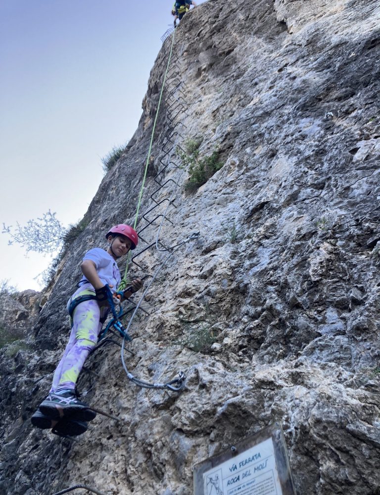 Vía ferrata Roca Molí Alcora niños by Serranía Aventura