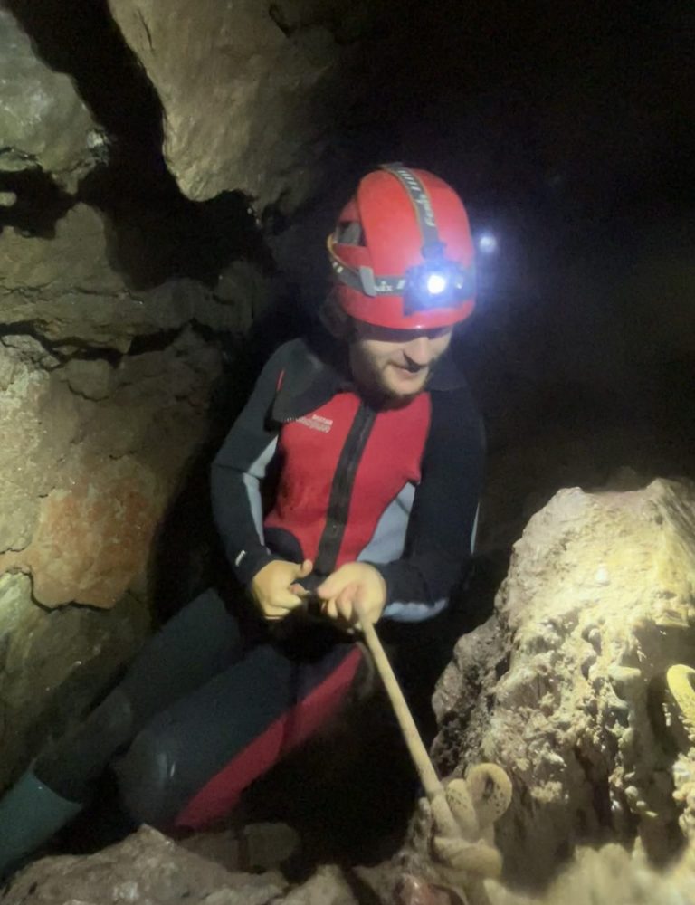 Espeleología Túnel del Sumidero de Vallada Valencia by Serranía Aventura