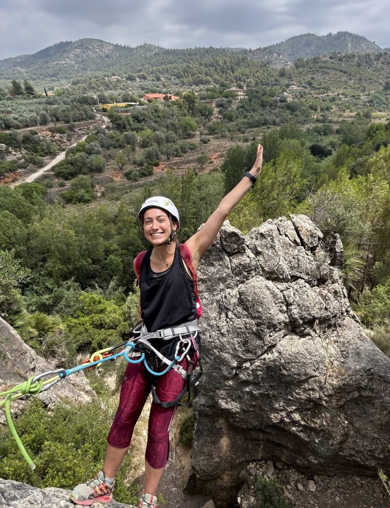 Vía ferrata Roca Molí Alcora rápel by Serranía Aventura