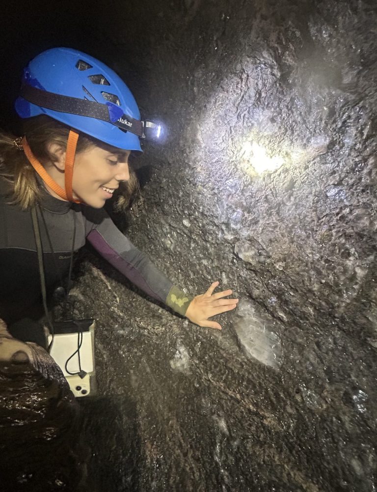 Espeleología Túnel del Sumidero de Vallada Valencia by Serranía Aventura