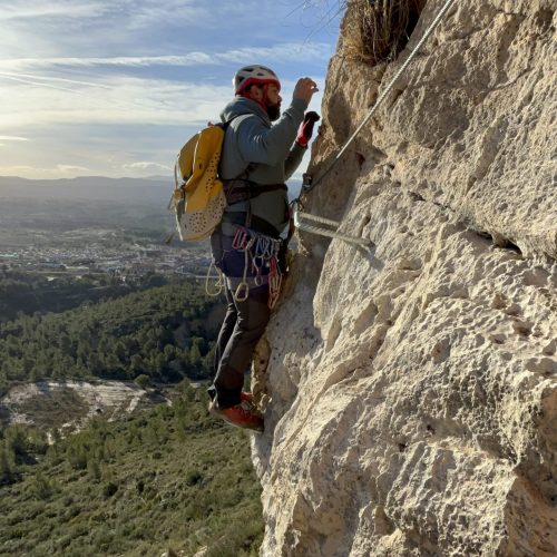 Vía ferrata Peña Roya Losa del Obispo by Serranía Aventura