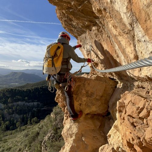 Vía ferrata Peña Roya Losa del Obispo by Serranía Aventura