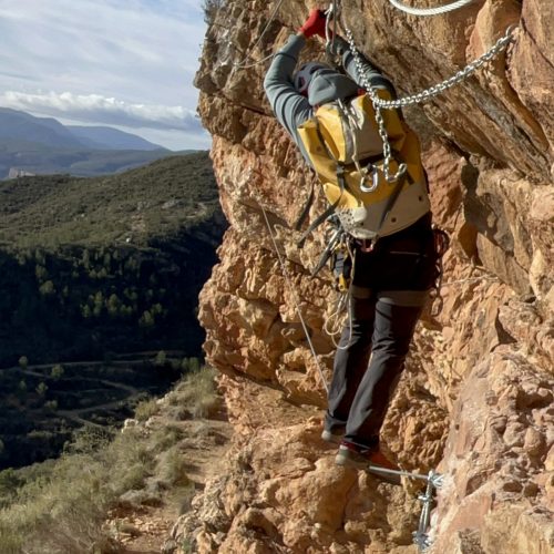 Vía ferrata Peña Roya Losa del Obispo by Serranía Aventura