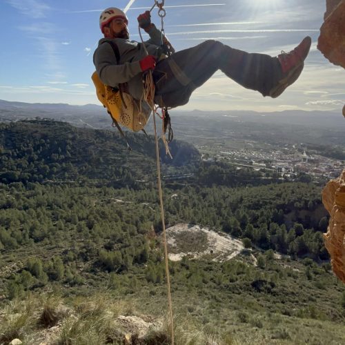 Vía ferrata Peña Roya Losa del Obispo by Serranía Aventura