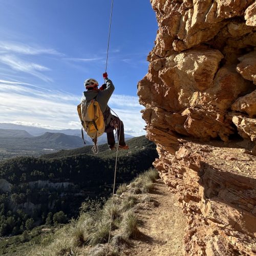 Vía ferrata Peña Roya Losa del Obispo by Serranía Aventura