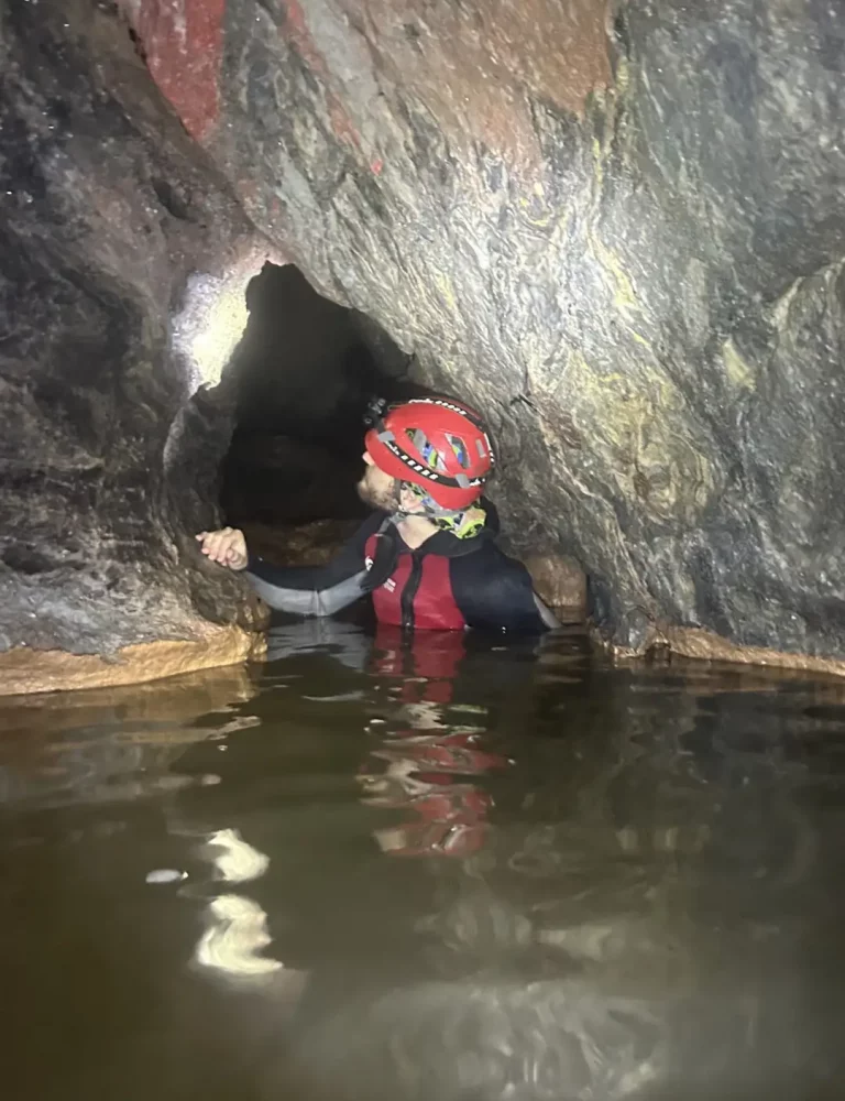Espeleología Túnel del Sumidero de Vallada Valencia by Serranía Aventura