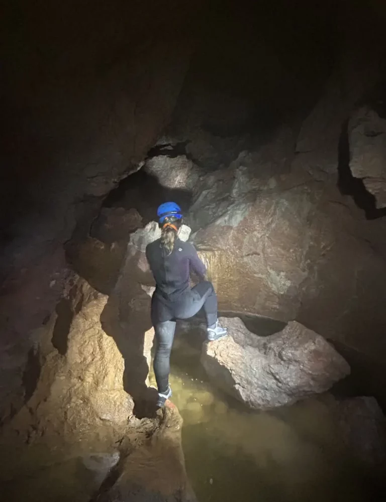 Espeleología Túnel del Sumidero de Vallada Valencia by Serranía Aventura