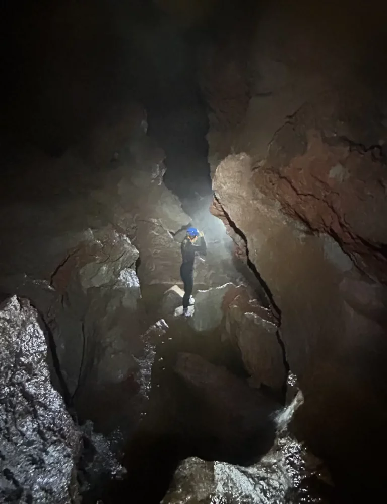 Espeleología Túnel del Sumidero de Vallada Valencia by Serranía Aventura