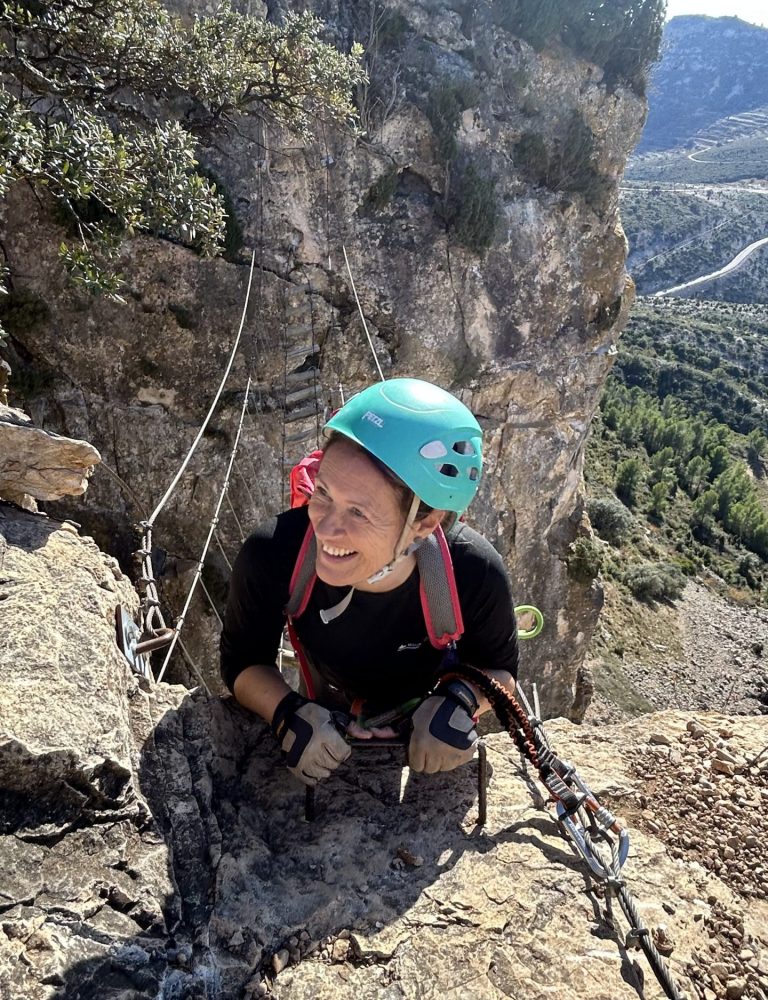 Vía ferrata Roca Figueral Serra Engarcerán by Serranía Aventura