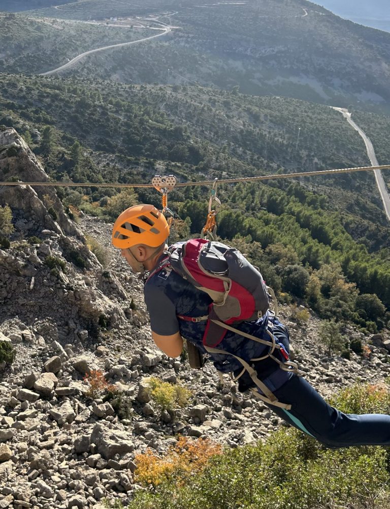 Vía ferrata Roca Figueral Serra Engarcerán by Serranía Aventura
