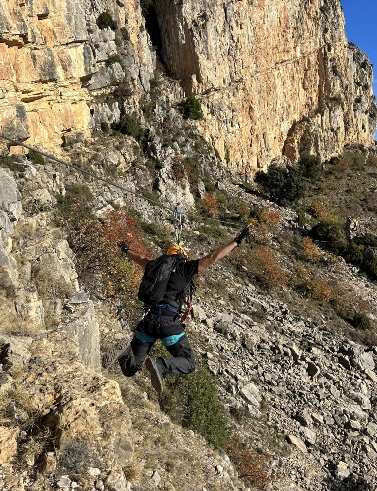 Vía ferrata Roca Figueral Serra Engarcerán by Serranía Aventura