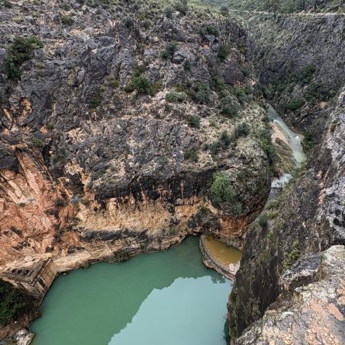 Charco Azul puentes colgantes Chulilla Valencia by Serranía Aventura