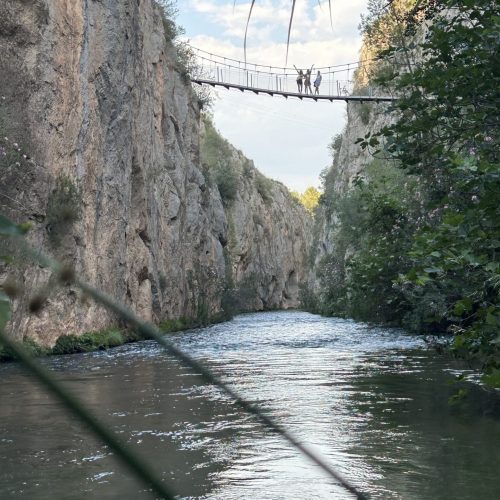 Senderismo ruta puentes colgantes Chulilla Valencia by Serranía Aventura