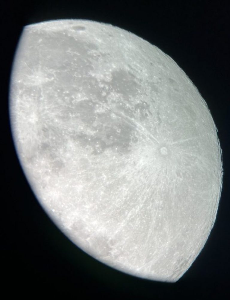 Luna taller de astronomía Titaguas Valencia by Serranía Aventura