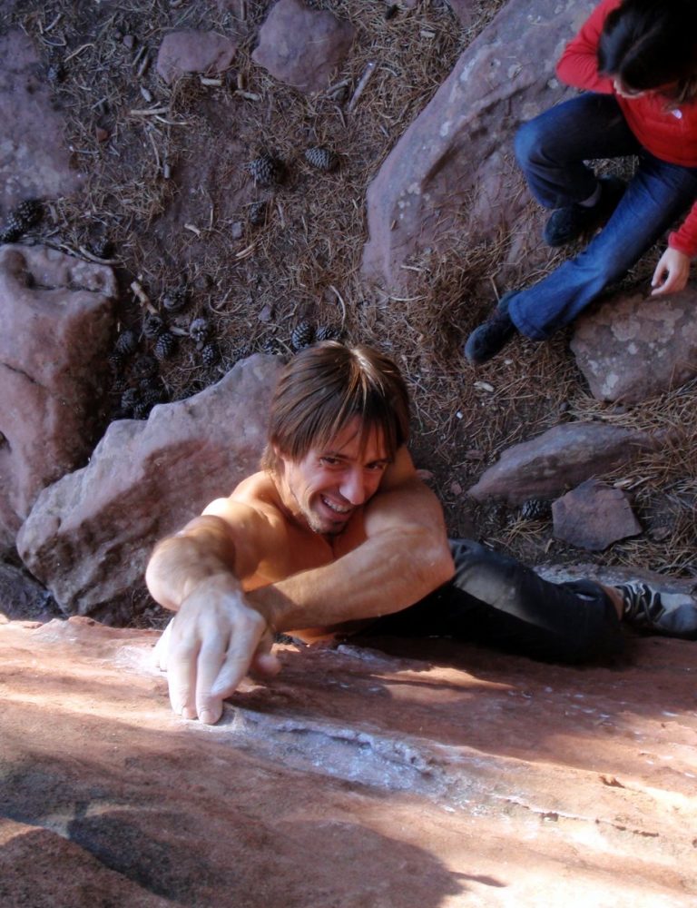 Escalada en bloque Boulder Albarracín by Serranía Aventura