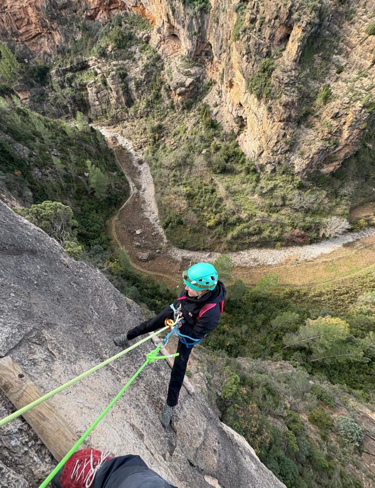 Vía ferrata La Mina Villahermosa del Río by Serranía Aventura
