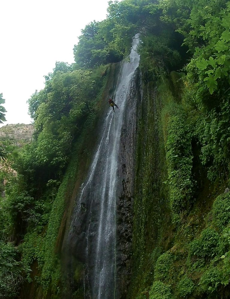 Barranquismo acuático barranco Nacimiento el Monstruo Millares Valencia by Serranía Aventura