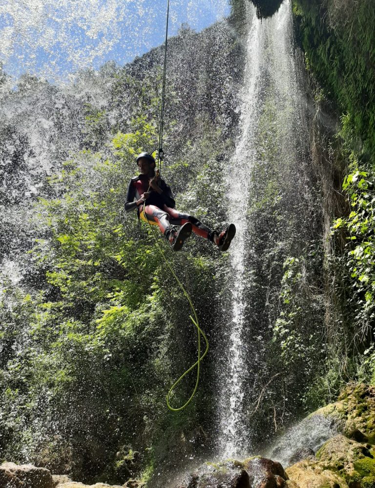 Barranquismo barranco Gorgo de la Escalera Anna by Serranía Aventura