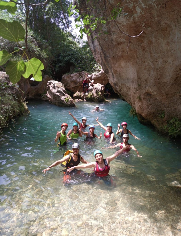 Barranquismo barranco Gorgo de la Escalera Anna by Serranía Aventura