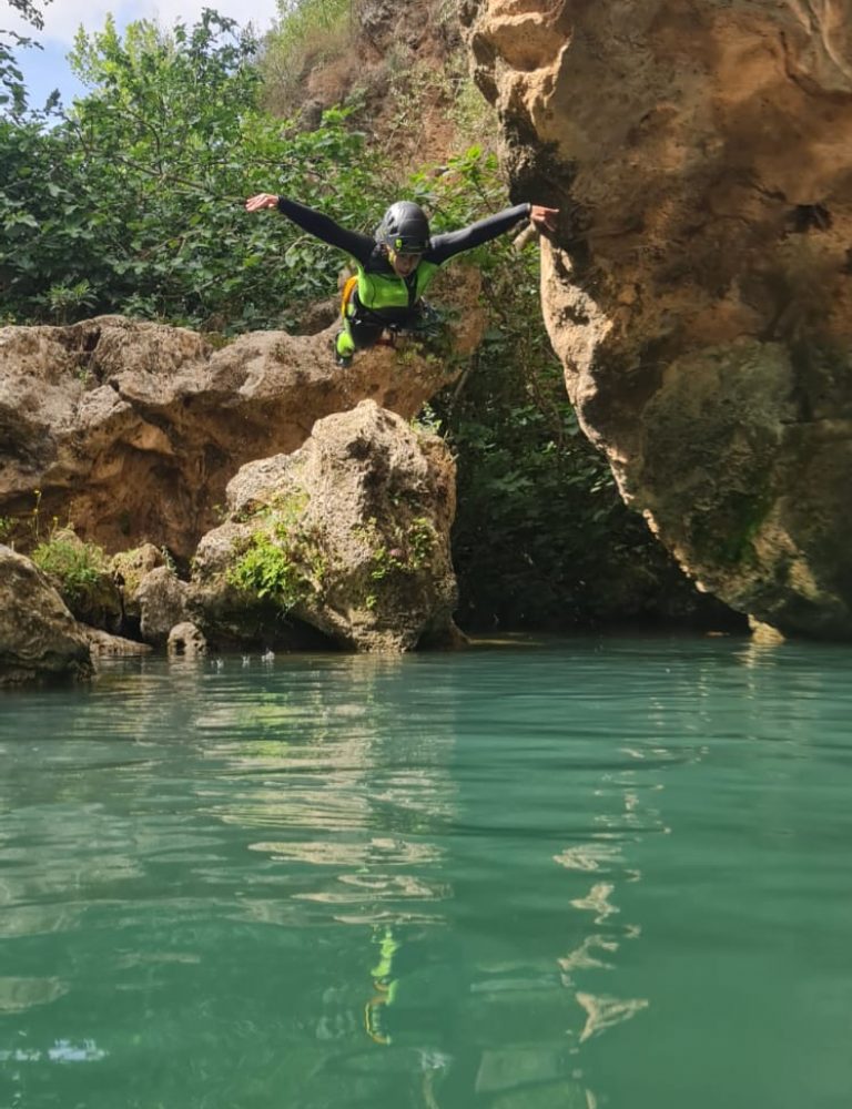 Barranquismo Barranco Gorgo de la Escalera Anna Valencia by Serranía Aventura